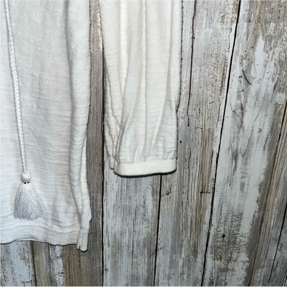 LOFT Women's White V-Neck Top - Picture 2 of 5